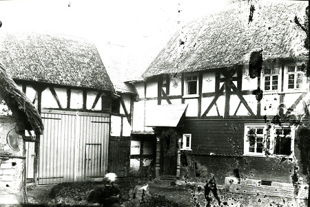 Hof in Steinperf, um 1910