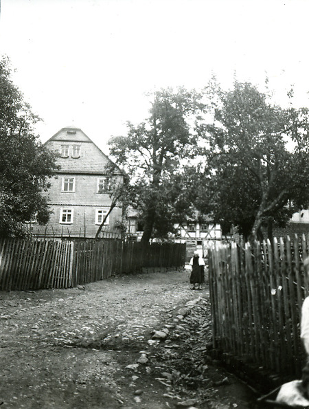 Hof in Herzhausen, Krs. Biedenkopf, um 1910