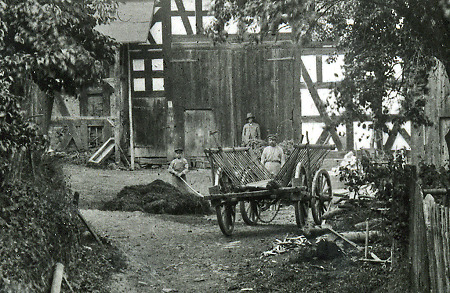 Bauernhof in Hartenrod, um 1913