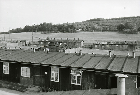 Baracken in der Knutzbach in Marburg, um 1945