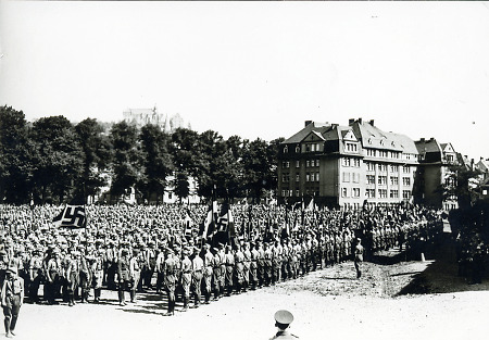 Aufmarsch SA in der Jägerkaserne in Marburg, um 1936