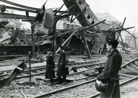 Zerstörungen am Marburger Bahnhof, 22. Februar 1945