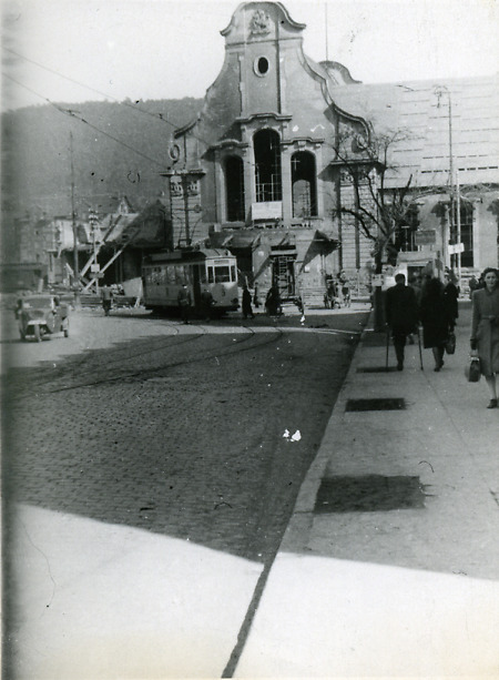 Blick auf den zerstörten Bahnhof von Marburg, um 1944