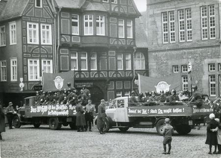 Winterhilfswerk auf dem Marburger Marktplatz, 1933-1945