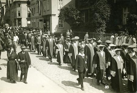 Zug der Professorenschaft zum 400. Jubiläum der Philipps-Universität, 1927