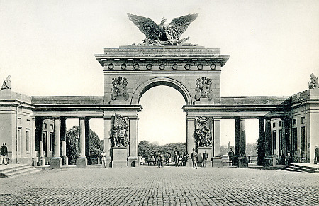 Das Friedrichstor in Kassel, Mittelteil, Zustand nach 1876, um 1900?