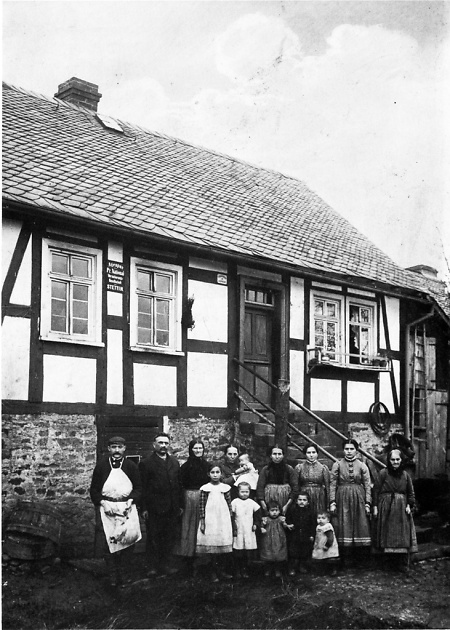Familienbild in Allendorf, 1913