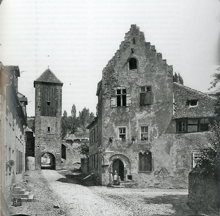 Das Innere Holztor und der Johanniterhof in Gelnhausen, um 1900