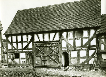 Stall und Scheune des Schorjer Hofs in Rollshausen, um 1885