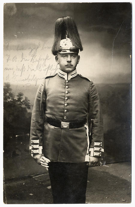Soldat in Paradeuniform, 27. Juli 1914
