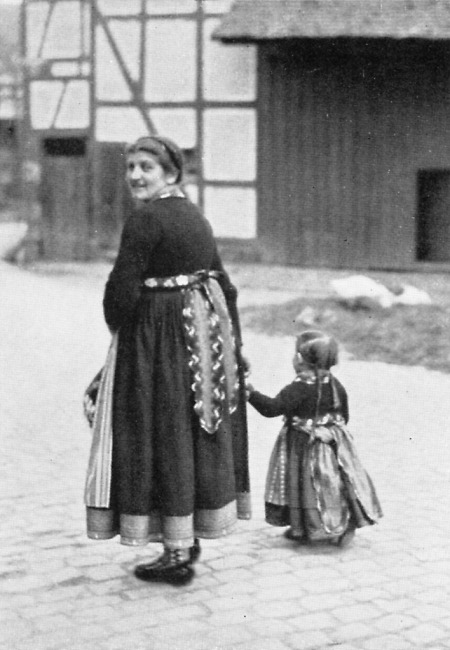 Mutter mit Kind in Mardorf, 1936