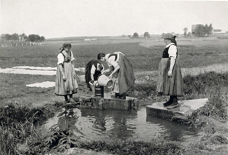 Frauen in Mardorf an der Bleiche, 1936