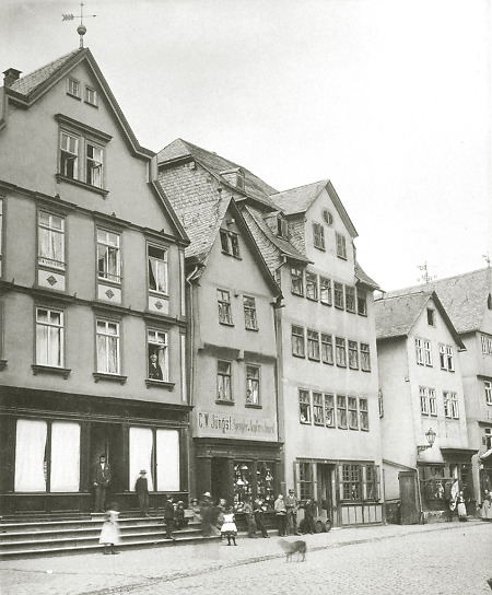 Der Buttermarkt (heute Marktplatz) in Herborn, um 1895
