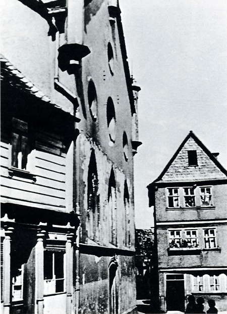Die ausgebrannte Friedberger Synagoge, 1938