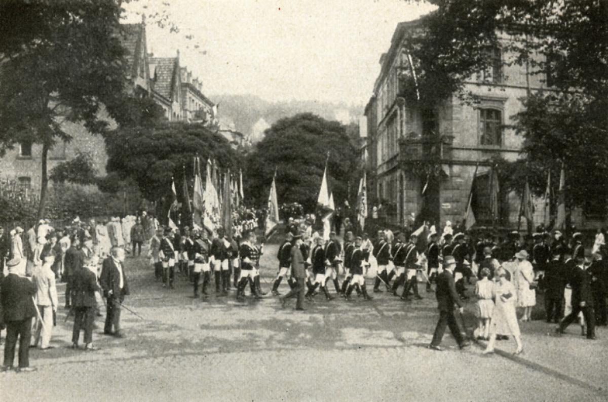 Burschenschafter im Festzug zum Jubiläum der Marburger Universität, 1927
