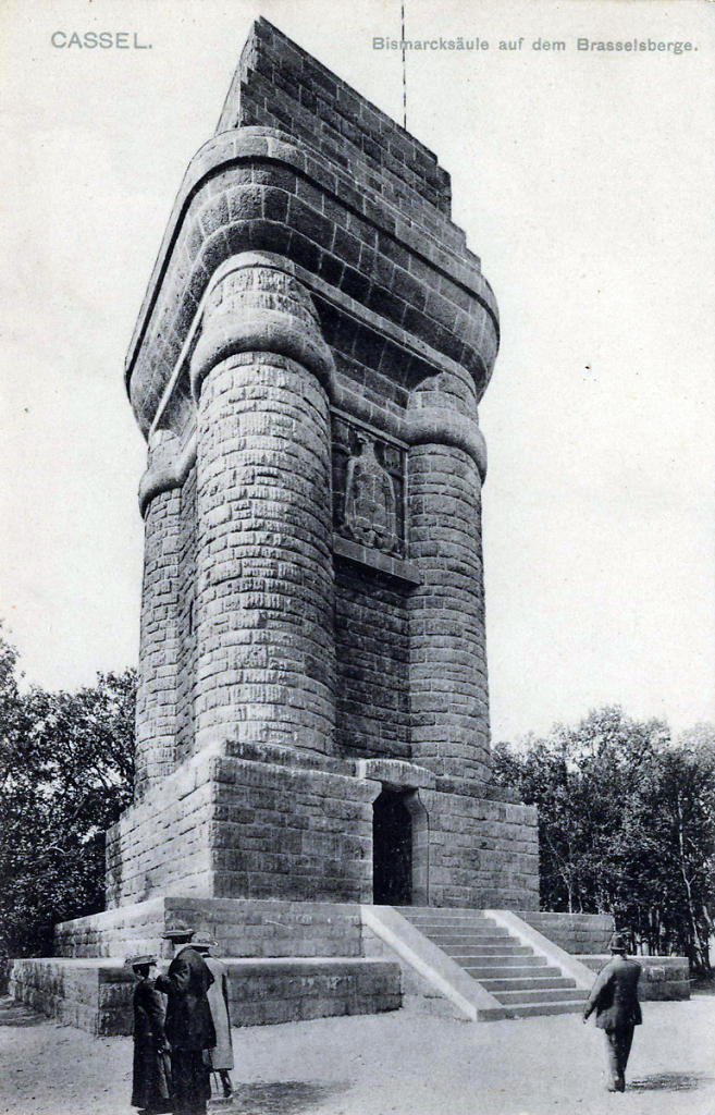 Die Bismarcksäule auf dem Brasselsberg in Kassel, 1910