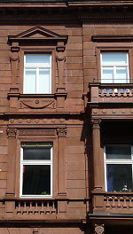 Louisenstraße 102, Fassadendetail (2014)