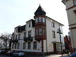 Louisenstraße 119, Ansicht der Fassade mit Nr. 121 (2014)