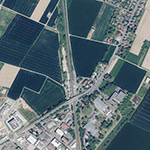 Die Lage von Bahnhof mit Häusergruppe im Orthofoto