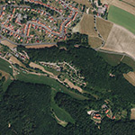 Die Lage von Feriendorf im Orthofoto