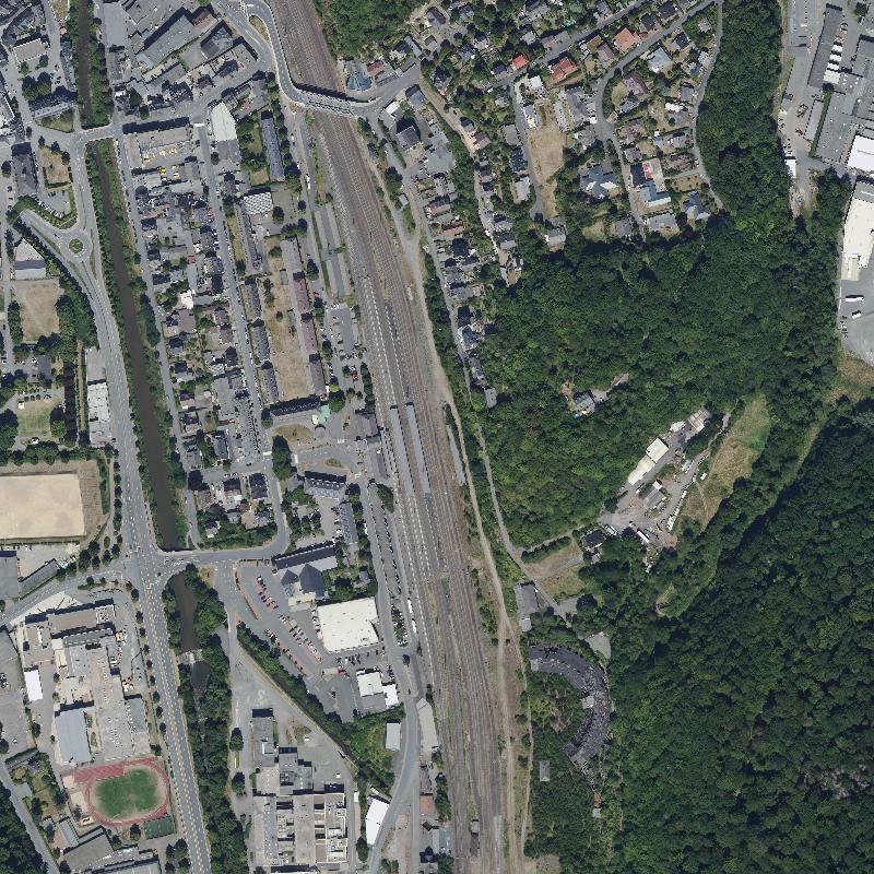 Die Lage von Lauffeld im Orthofoto