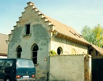Erfelden: Das ehemaligen Synagogengebäude vor der Sanierung (1991) Vorschaubild