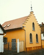 Erfelden: Das ehemalige Synagogengebäude nach der Sanierung (1994) Vorschaubild